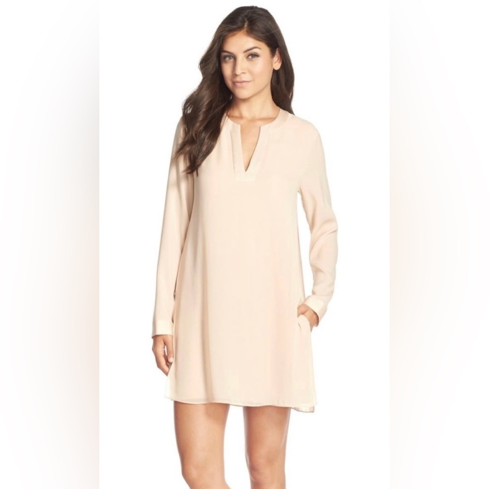 BCBGMaxAzria Beige V-Neck Blouse